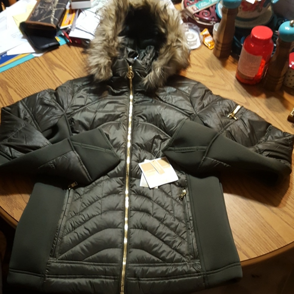 Nwt michael kors puffer olive green